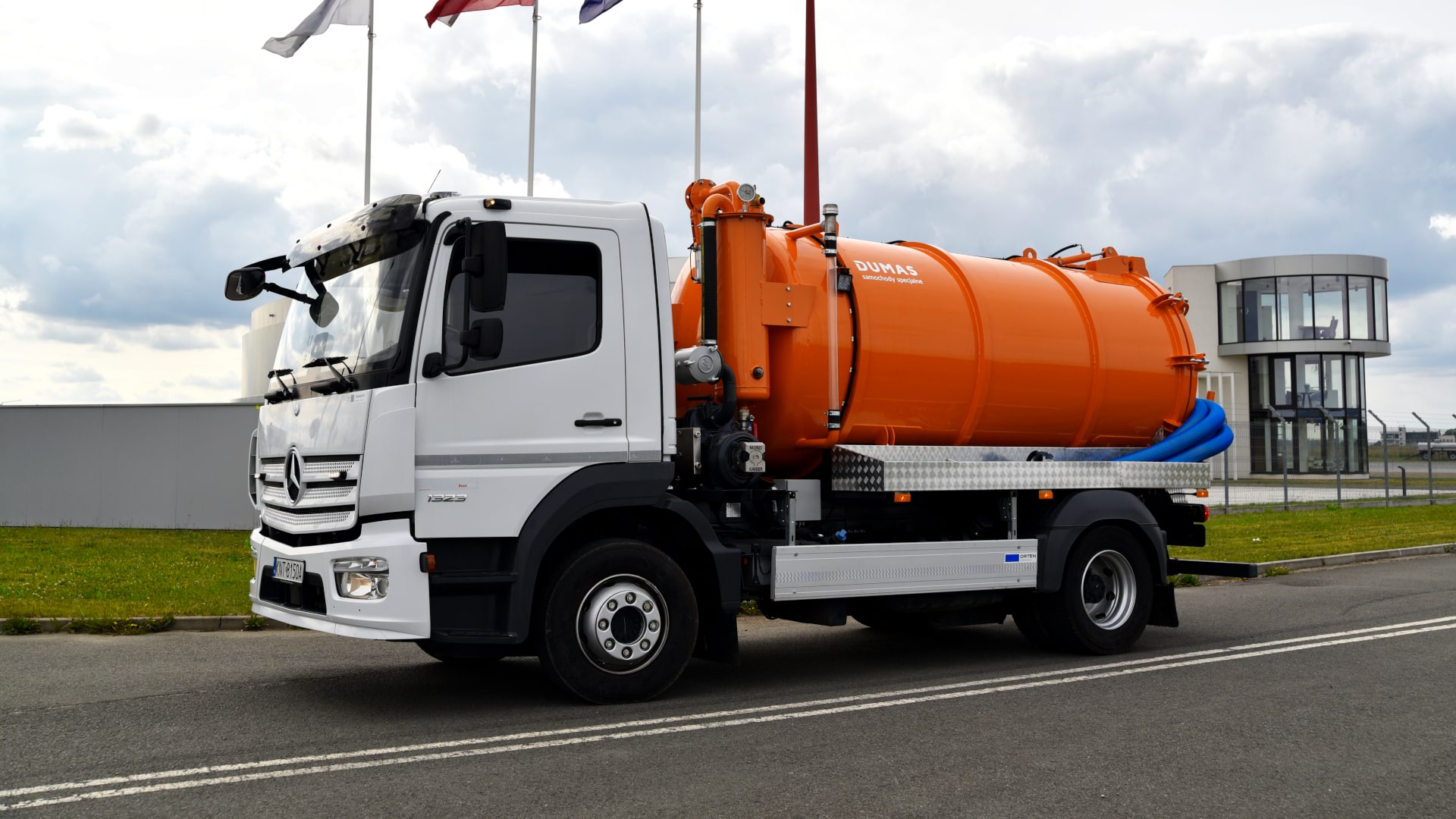 Dumas - producent samochodów asenizacyjnych